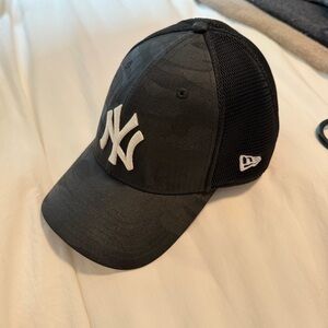 New without tags camo Yankees hat